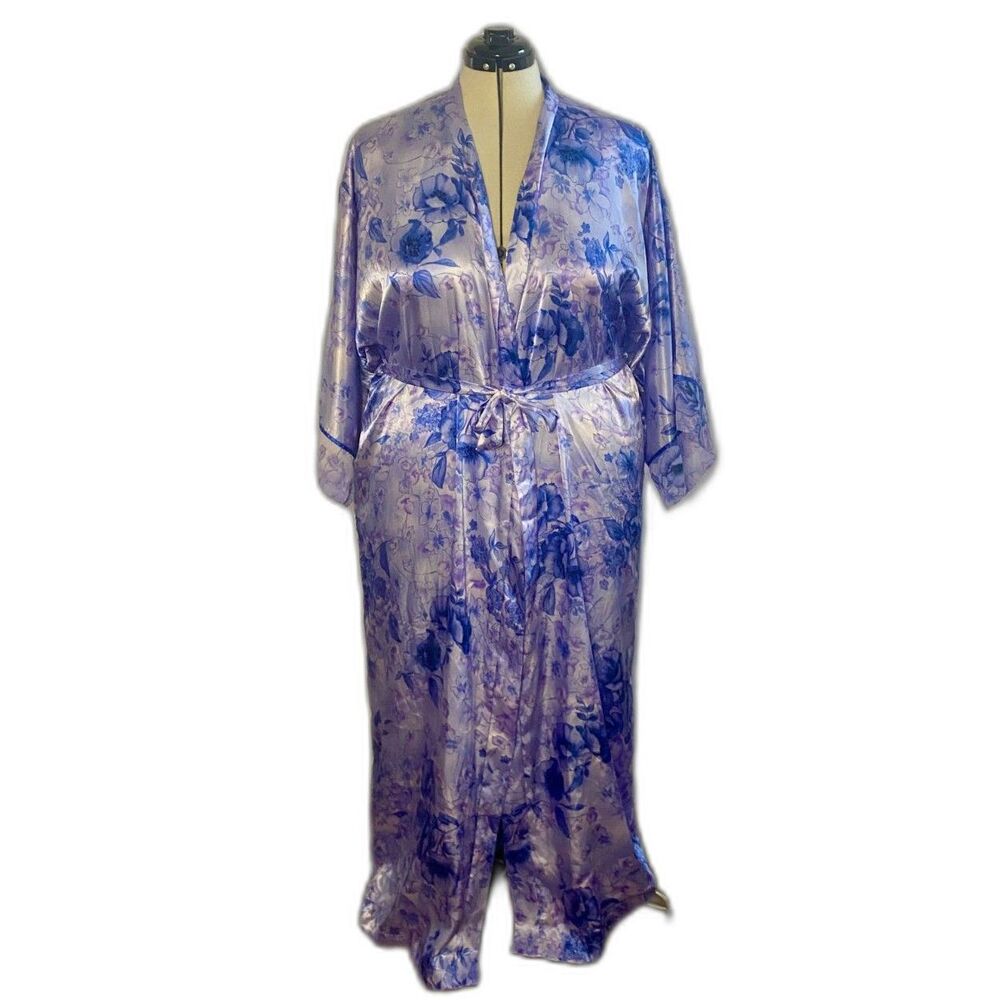 Private Luxuries Women's Vintage Long kimono style robe